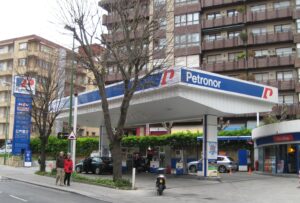 Algorta-Petronor-gasolindegia