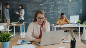 journalist-55fb2bb6-3c56-4b7f-83ea-d35845a24509-thumbnail
